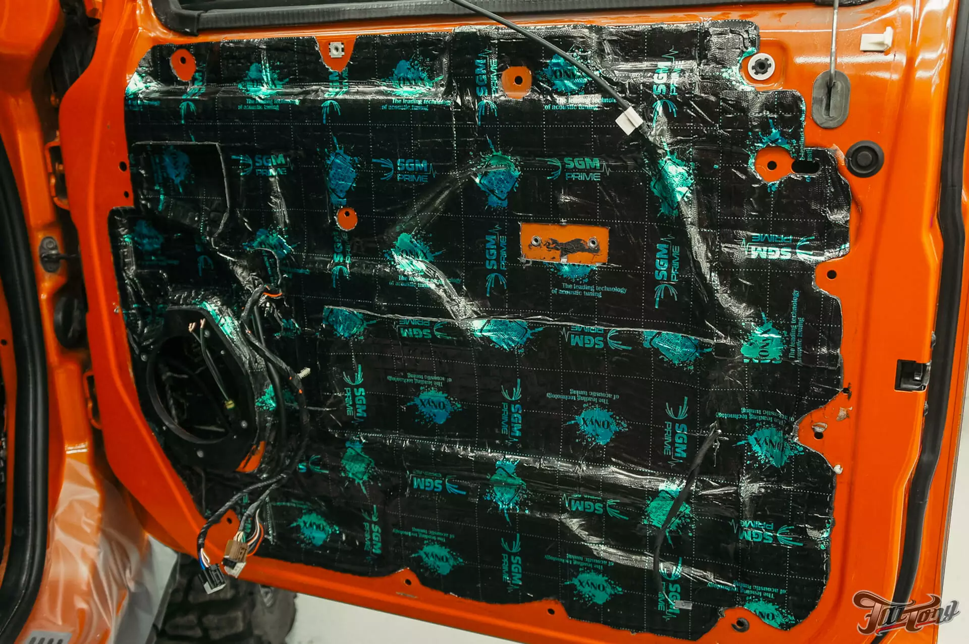 Hummer H2. Часть 1. Новая акустическая система + шумоизоляция